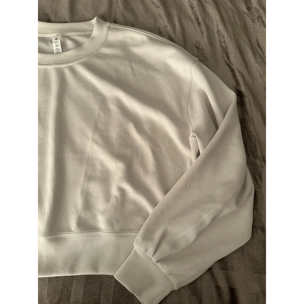Lululemon Sweatshirt Women8 Opal White Cropped Crewneck Stretch Pullover LW3EZLS